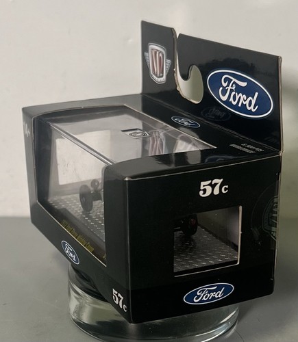 M2 MACHINES 1932 FORD Three Window Coupe ~NEW - Picture 4 of 6