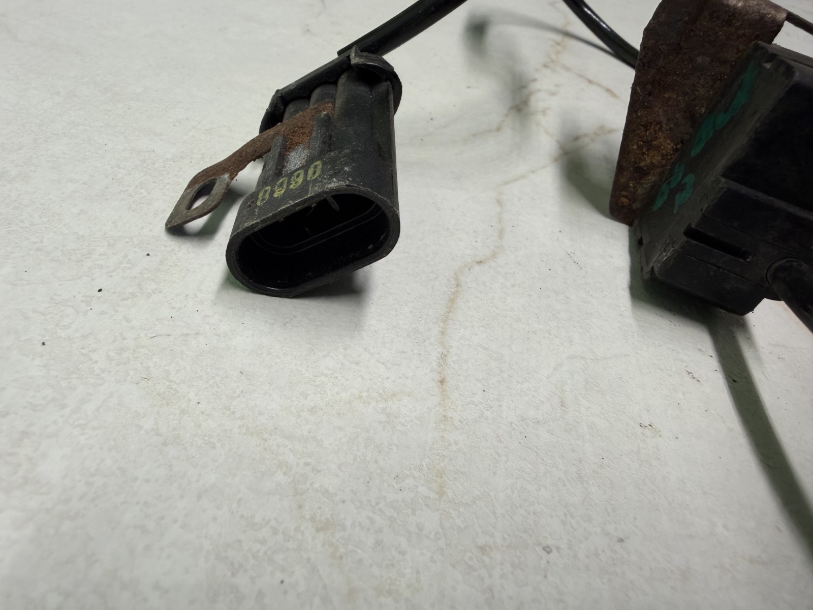 Maserati Quattroporte 2004-2008 Front Left Sensor
