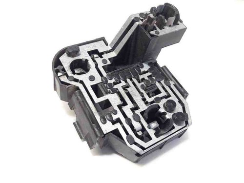 VW PASSAT B5 3B3 Rücklichtkontakte 357945258 1.80 Petrol 96kw 1987 31369625