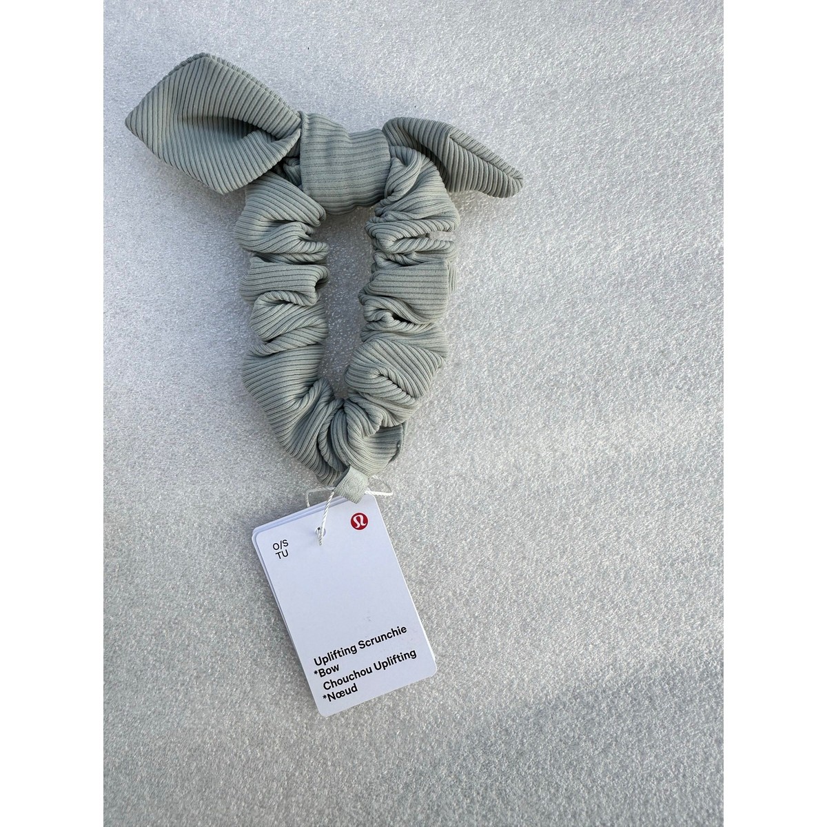 NWT Lululemon Hair Accessories Bundle Scrunchie Bow + Charm  display picture 2