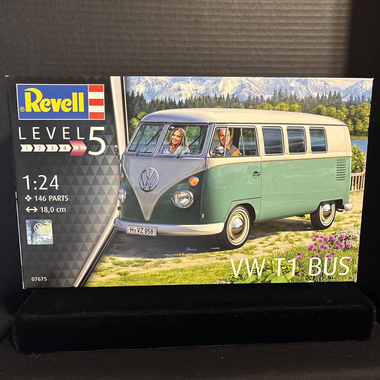 REVELL 07675 VW T1 BUS MODEL KIT-NIB-1:24 SCALE