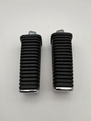 Suzuki VS1400 Fußrasten Vorne Links Rechts Foot Rest Front VS750 VS800 #34143