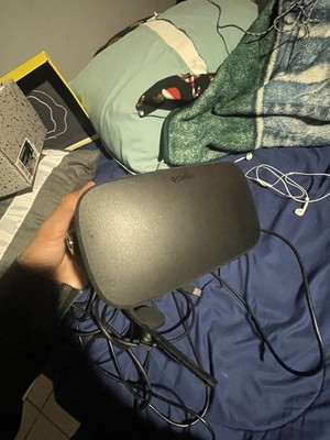 older oculus headset read desc