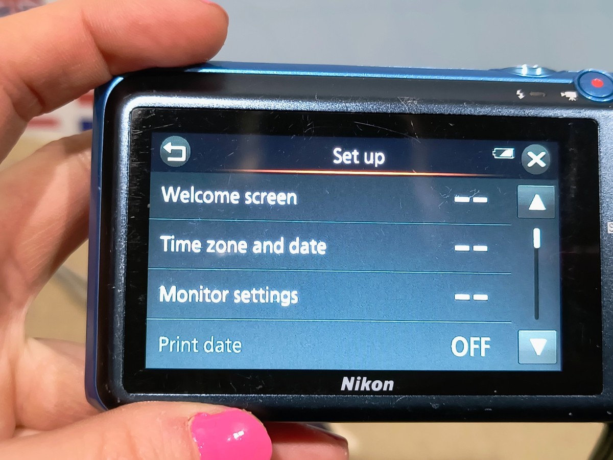 Nikon Coolpix S6400 16MP Digital Camera - SkyBlue Fully Working