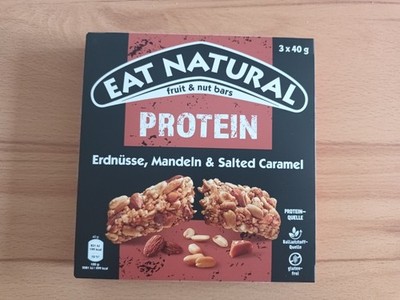 10 Packungen Eat Natural Protein  Erdnüsse Mandeln & Salted Caramel Riegel 3x40g