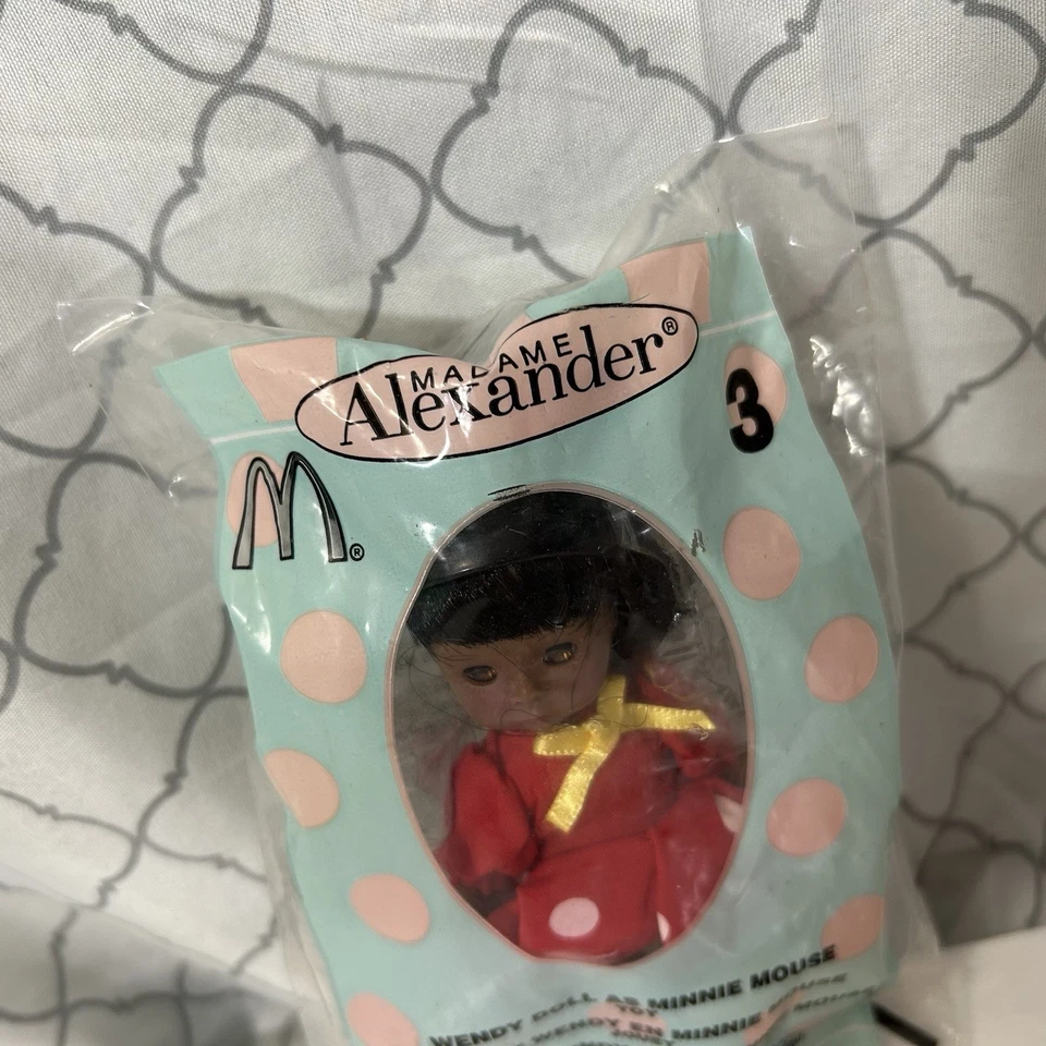 MINNIE MOUSE Madame Alexander Disney McDonalds 2004 boneca brinquedo afro-americano - Imagem 3 de 4