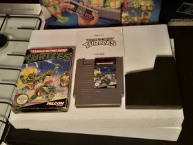 Retro RARE Nintendo Teenage Mutant Hero/Ninja Turtles NES Console Boxed Working