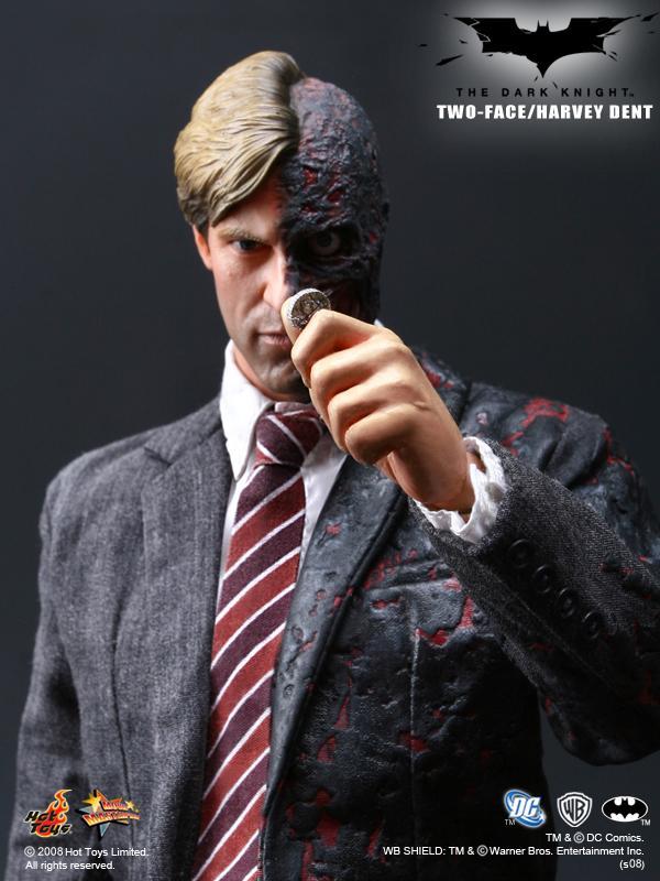 New Hot Toys 1/6 Batman The Dark Knight Harvey Dent Two Face MMS81