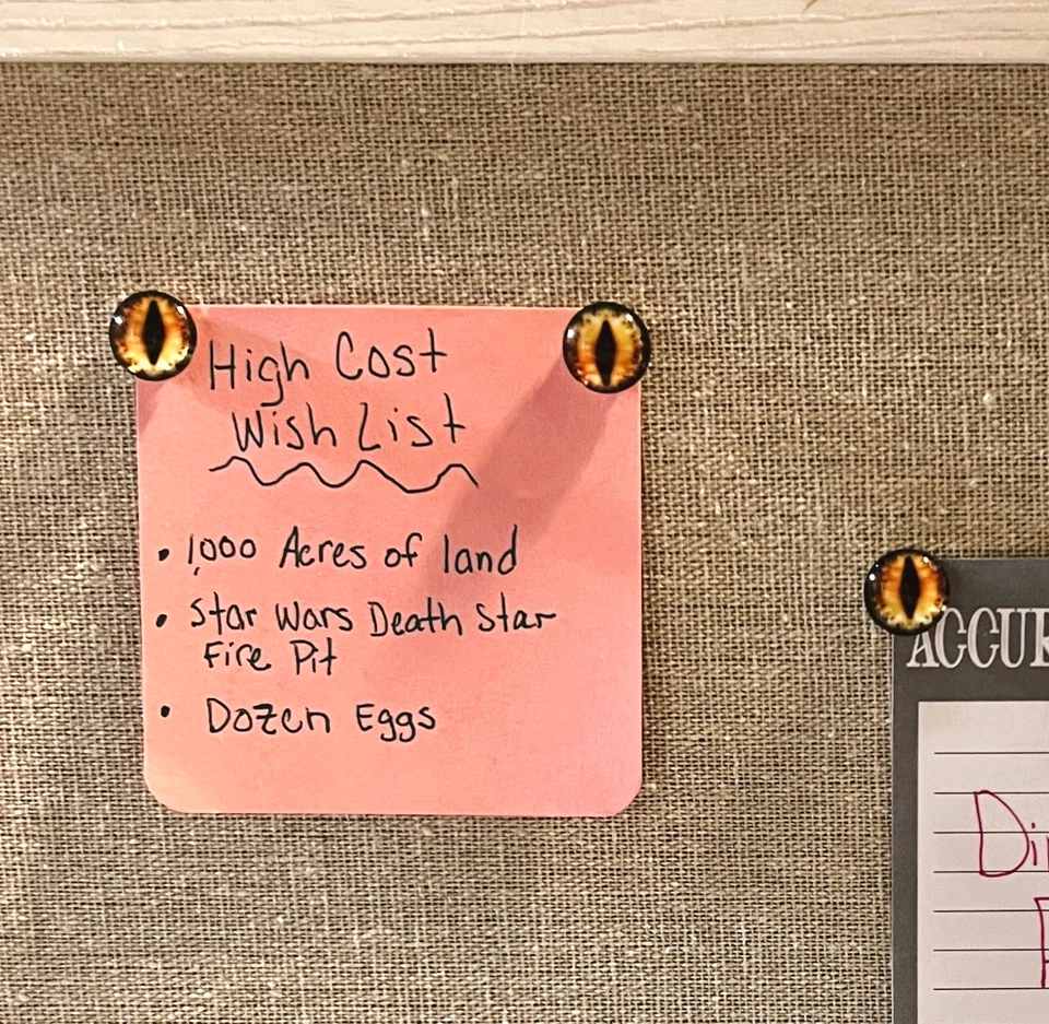 Prendedores decorativos ojo de dragón | Pulgares decorativos naranja ardiente ojo de gato Foto 3 de 3