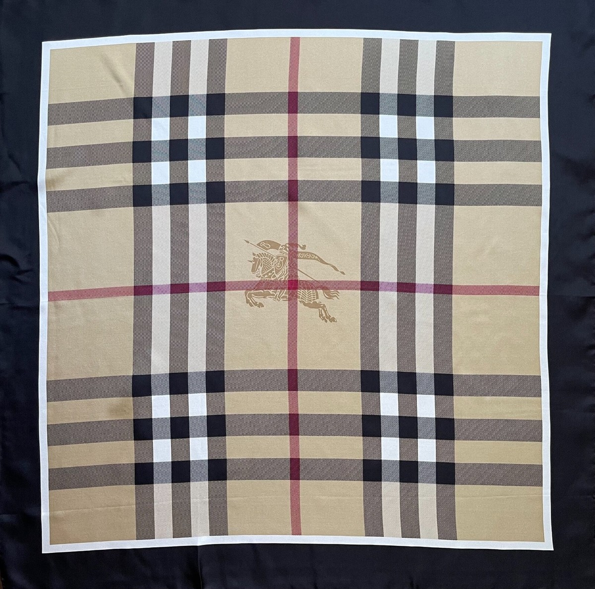 スカーフ Burberry SCARF (8098694 C1423) Classic Burberry Wrap Beige Check Haymarket Black Border