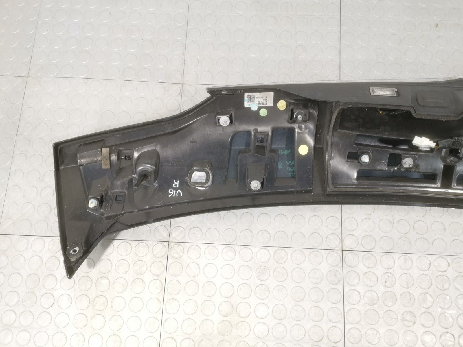 17-20 MASERATI Levante REAR TRUNK LID SPOILER BLACK 670042733