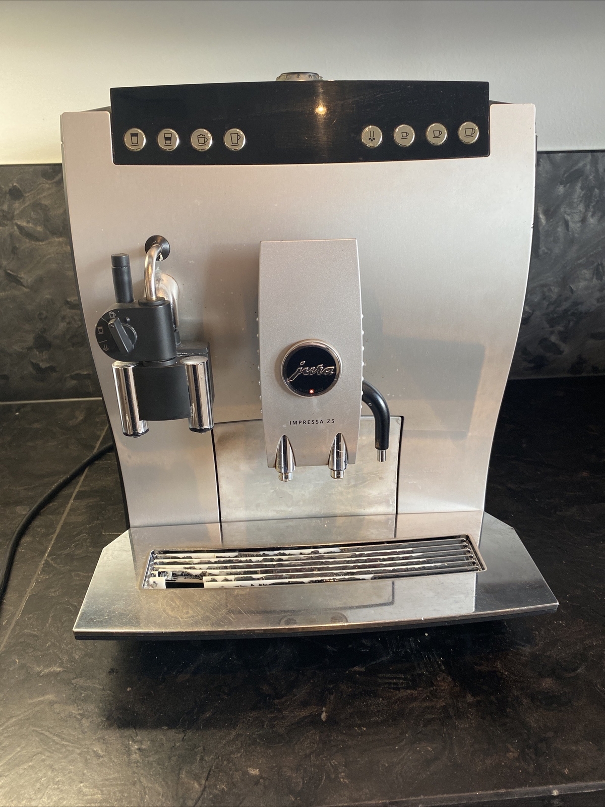 JURA IMPRESSA Z5 Kaffeevollautomat Aluminium Fehlermeldung Error 8