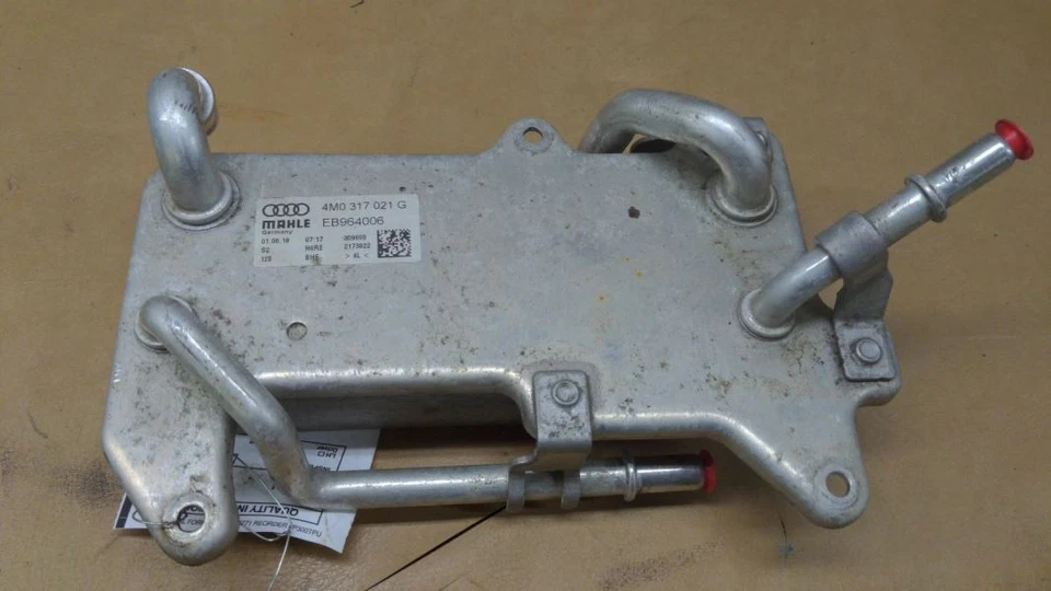 Enfriador de transmisión Audi Q7 2017-2020 OEM 4M0317021G Foto 2 de 4