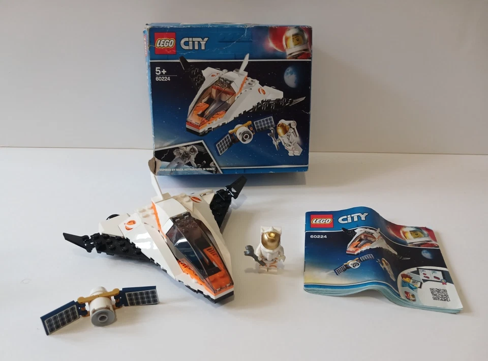 LEGO City 60224 Satellite Service Mission, photo 1 sur 3