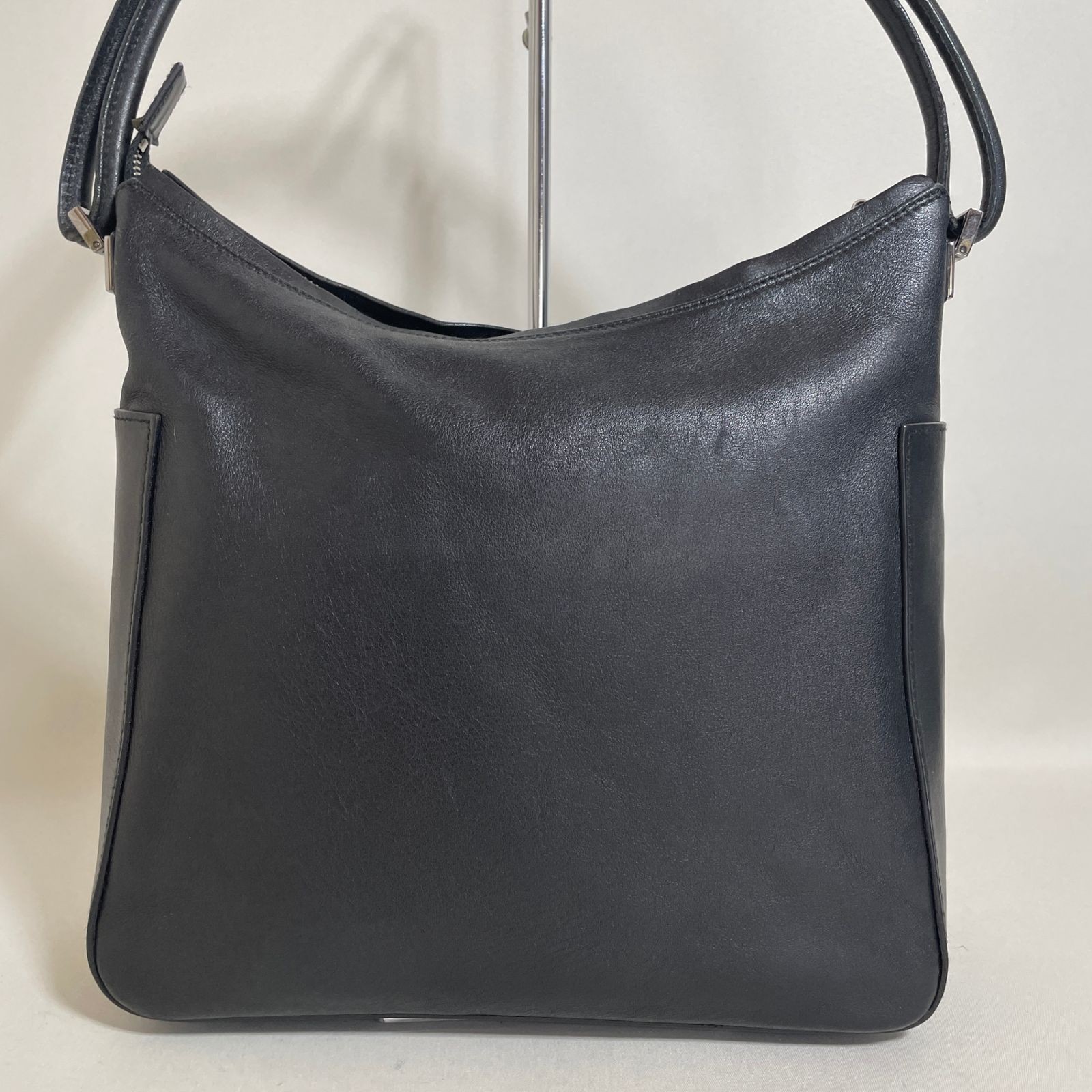 Gucci Leather Black One Shoulder Bag Authentic Women's Crossbody Purse thumbnail 2