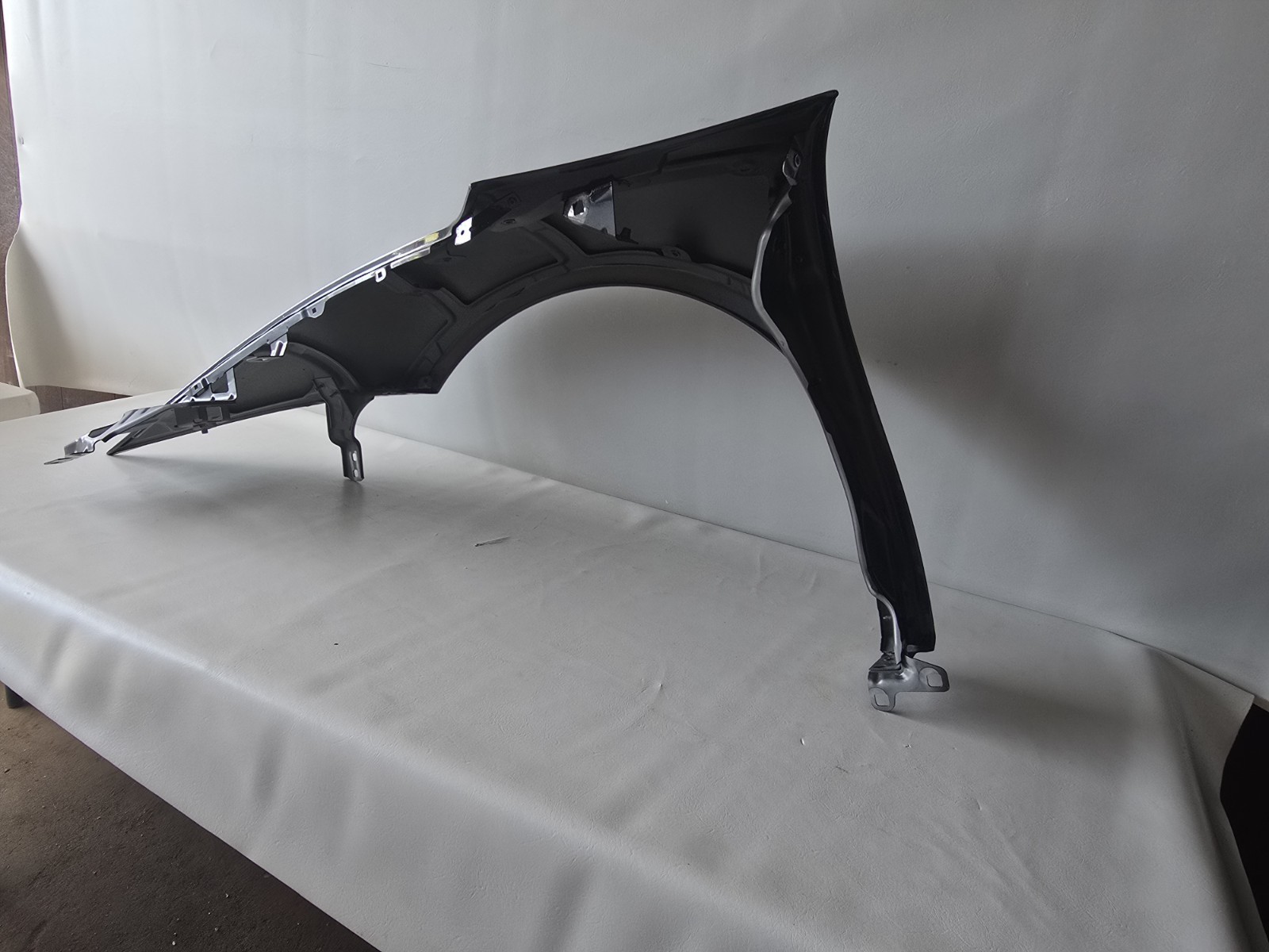 Ferrari SF90 Stradale Front Fender( NO SHIELD)  RH side GREY PPF OEM 985830985