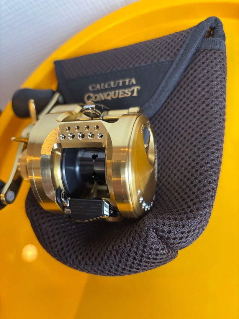 Shimano Calcutta Conquest 201HG Spinning Reel  Unused Collector Item - Image 4