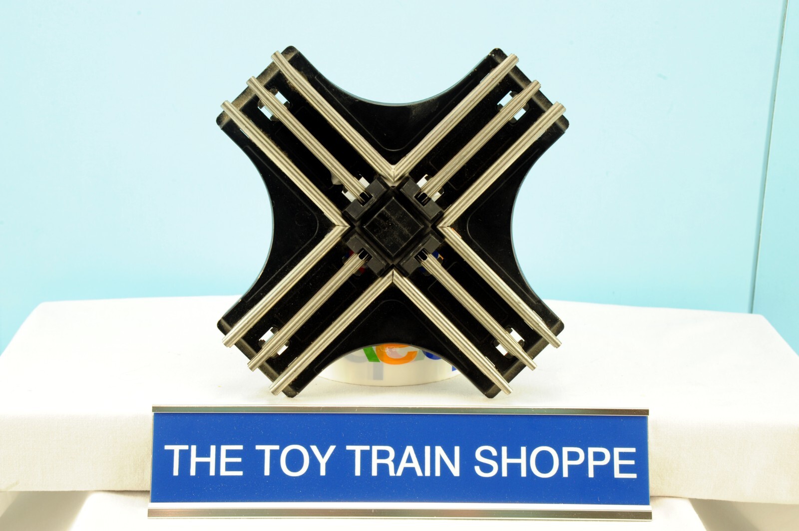 LIONEL 020 O GAUGE 90 DEGREE CROSSING. EXC COND-NO BOX. LOT # 1.