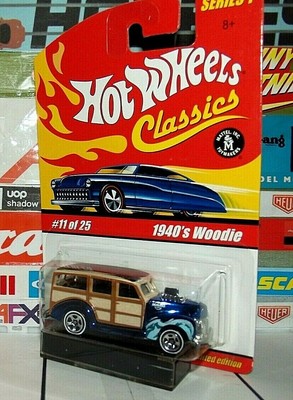 HOT WHEELS 1:64 CLASSICS, BLUE 1940's WOODIE, #11 of 25, H7076, (BIN28)