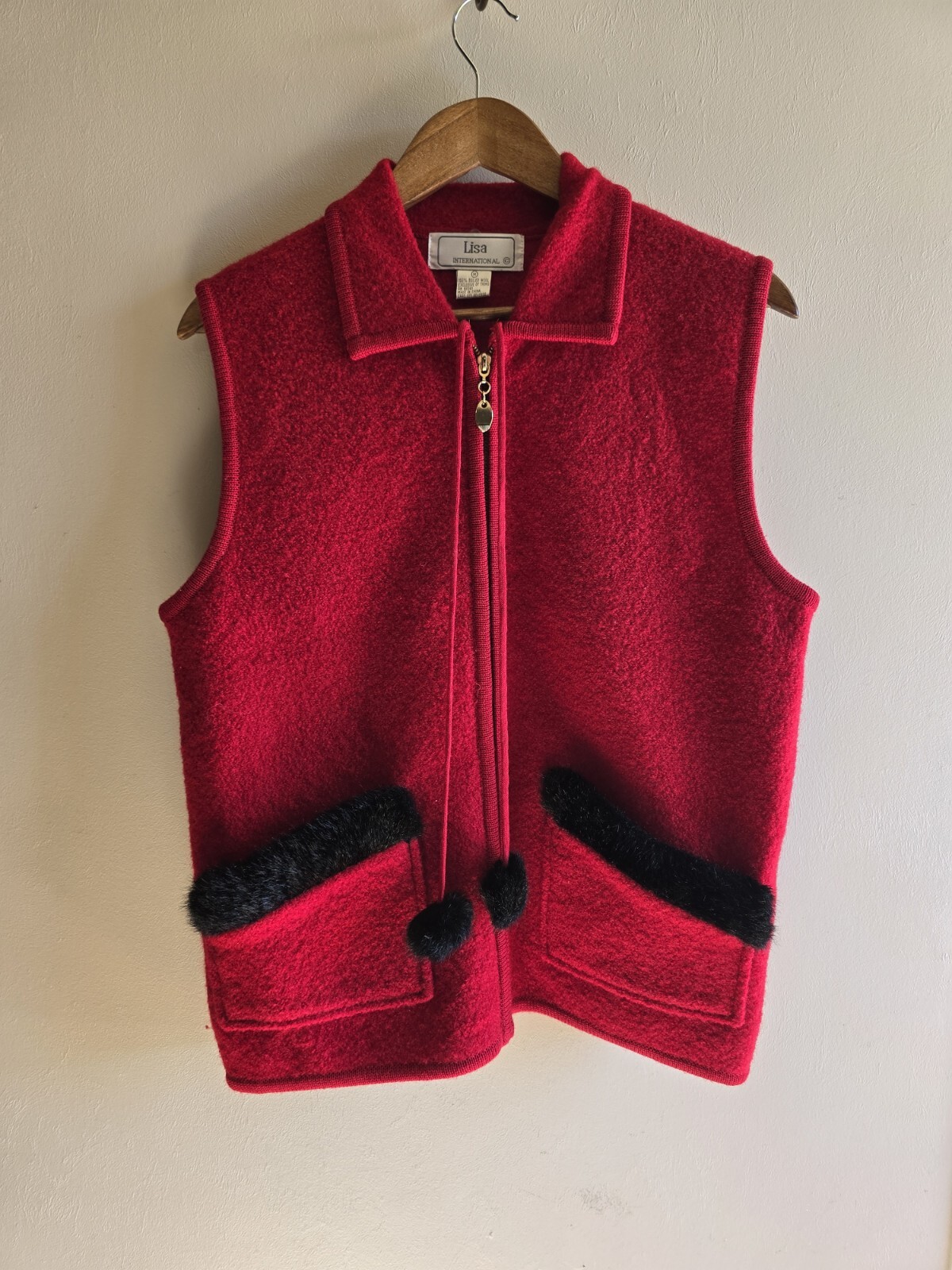 Women's Lisa International 100% Boiled Wool Sweater Vest sz M Red & Black