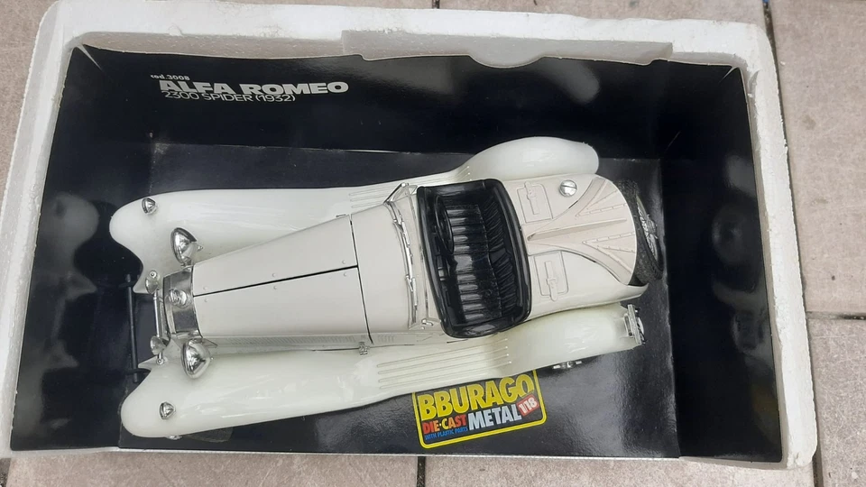 ALFA ROMEO 2300 SPIDER 1932 BBURAGO 3008 1:18 BURAGO MODELLINO STATICO EPOCA - Immagine 4 di 4