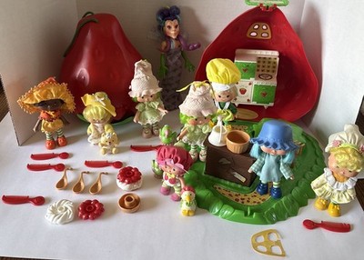 Strawberry Shortcake Vintage 1980 s Lot With 9 Dolls, 5 Pets, Play Set And More