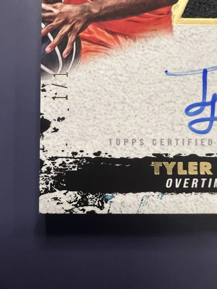 2021-22 Topps Inception OTE Tyler Smith Jumbo Sneaker Relic Auto RC SSP 1/1 - Image 4 of 4