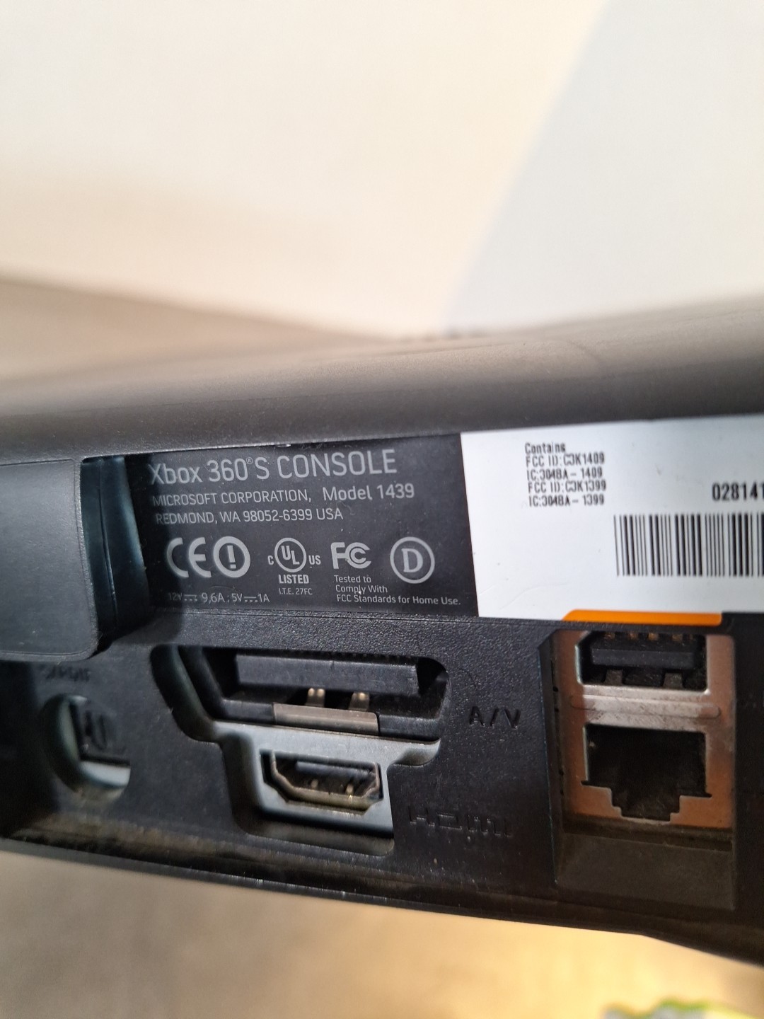 Xbox 360 Slim 500GB Console Bundle w Cords, Controller &  10 Games Tested