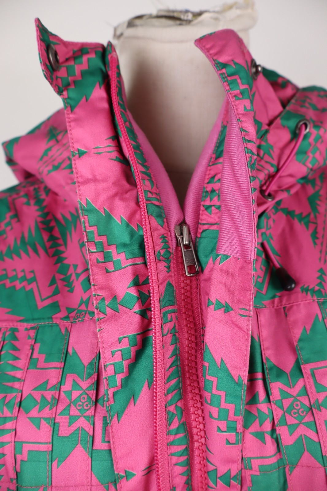 NIKE ACG LIGHTWEIGHT TECHNICAL JACKET WOMEN'S SIZ… - image 7