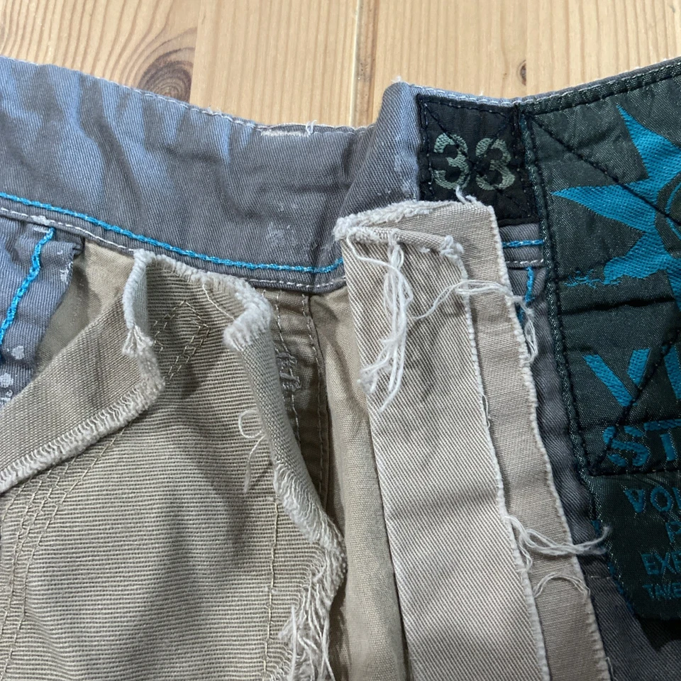 Y2K VTG VOLCOM Scout Military Style Cargo SHORTS mens 33” Khaki Patches - Image 3 of 4