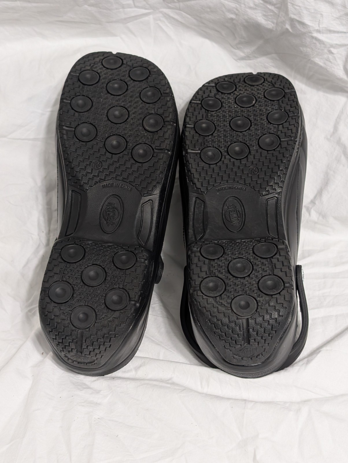 #176, Anywear Non Slip Clogs, Men and Women Nurse Garden  & Food Service Shoes