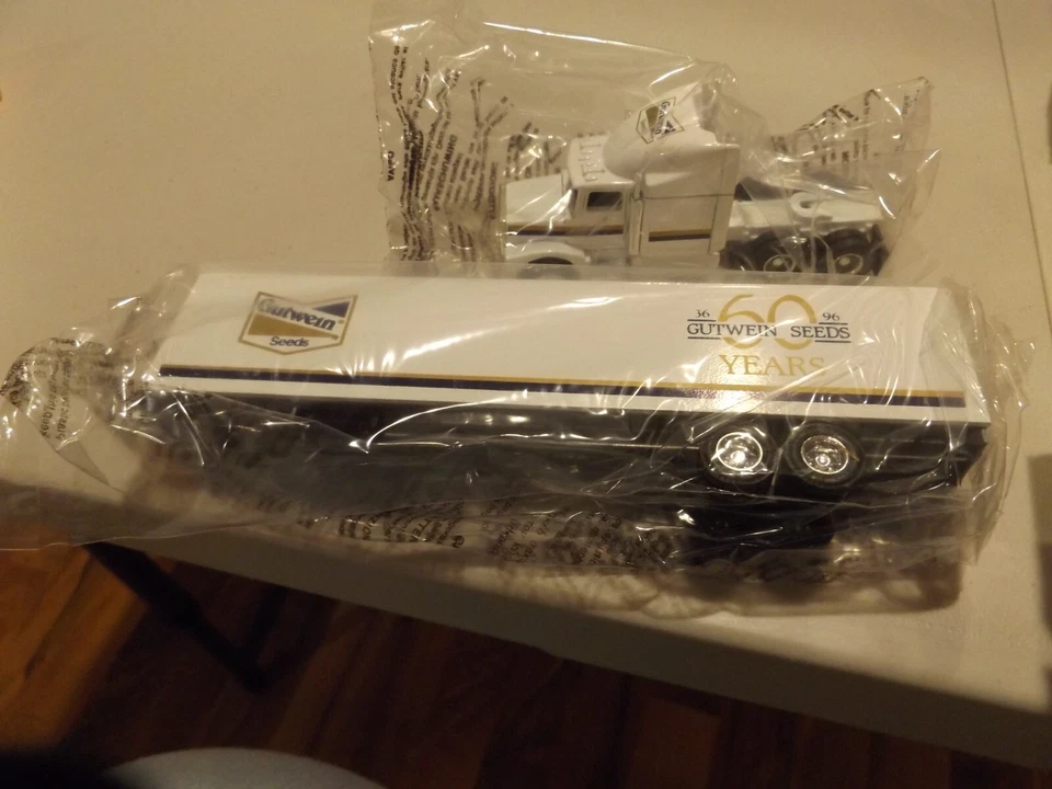 1/64 GUTWEIN SEEDS, "60 YEARS 36-96", Peterbilt, #T 564 - Image 3 of 4