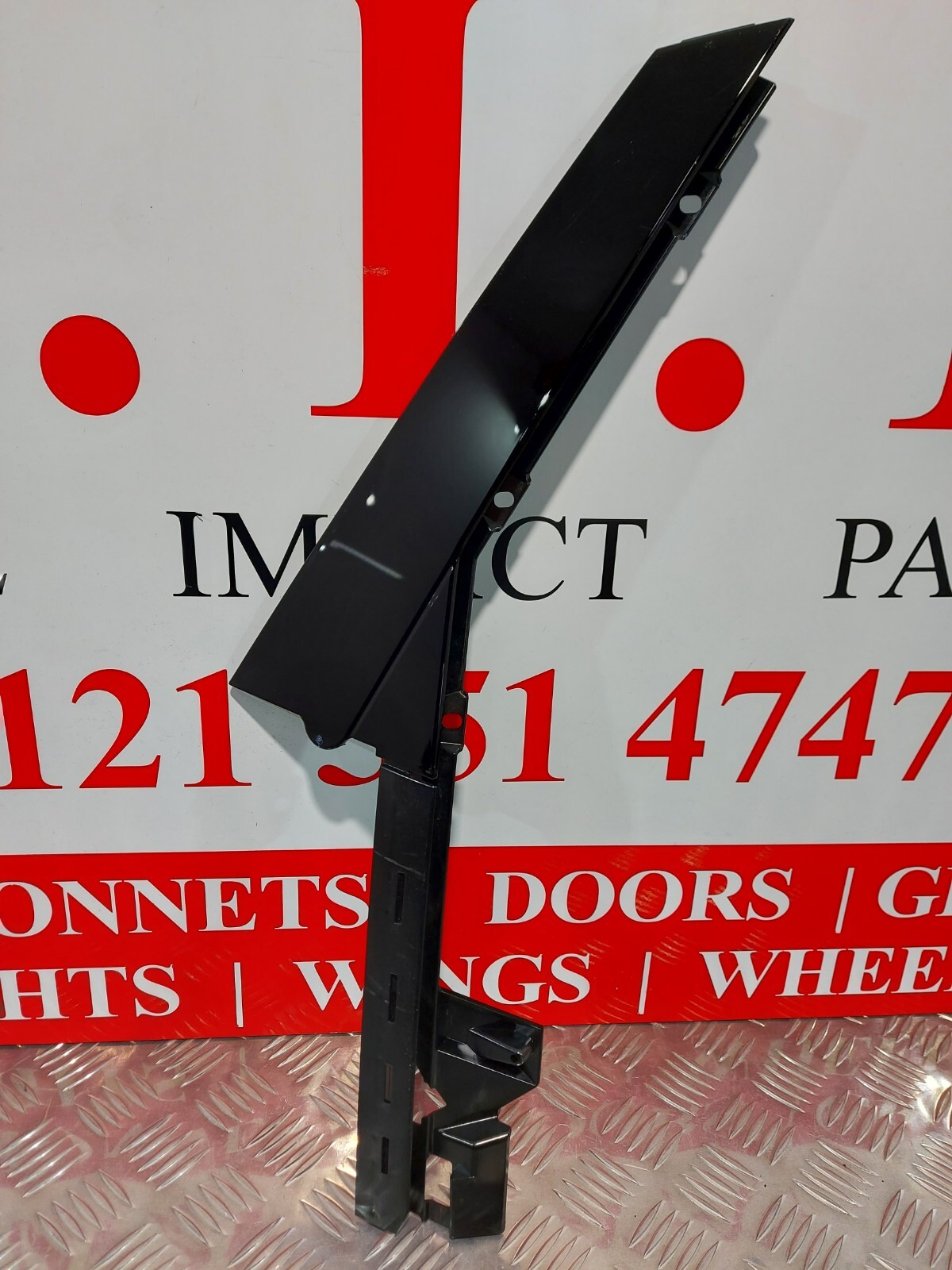 NEW GENUINE PORSCHE MACAN 95B REAR RIGHT PILLAR TRIM 2014-2018  