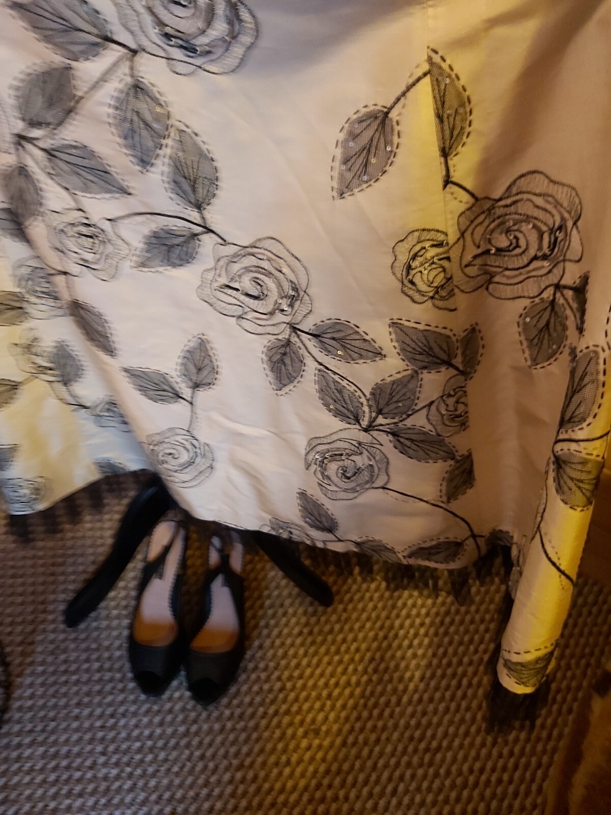 Ladies Vintage Plus Size Lace Tea Dress....Size 20....Lovely Condition