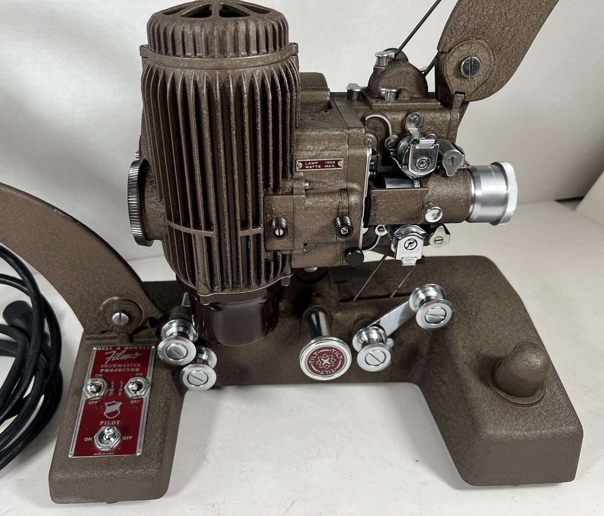 と*い様 Bell & Howell 1580　16ミリ　映写機　プロジェクター と*い様 Bell & Howell 1580 16ミリ 映写機 プロジェクター