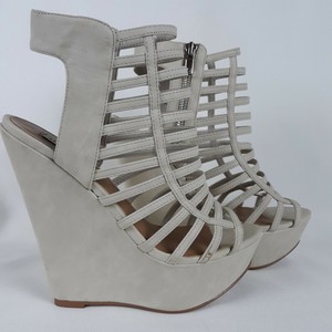 steve madden strappy platform sandals