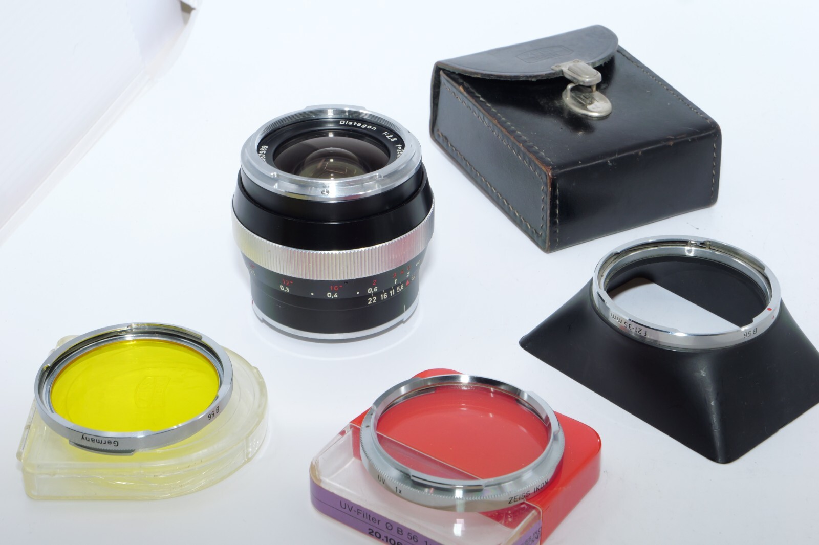 Zeiss Contarex Distagon 25mm f2.8 Wide Angle Lens with Hood UV Yellow Filters Black