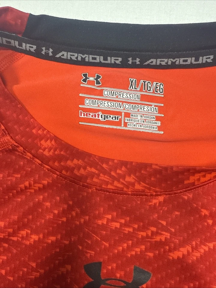Under Armour men's XL Compression Heat Gear Red Tight Muscle Gym Shirt - Image 4 of 4