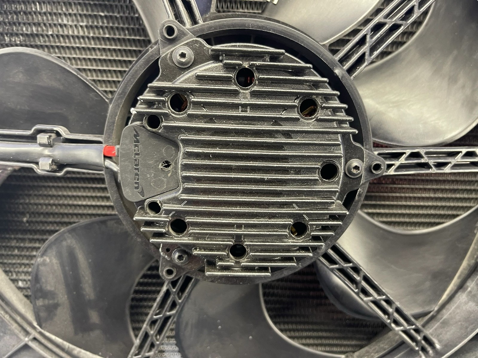 2016-2021 MCLAREN 570S RWD 3.8L REAR LEFT RADIATOR CONDENSOR COOLING FAN SET OEM