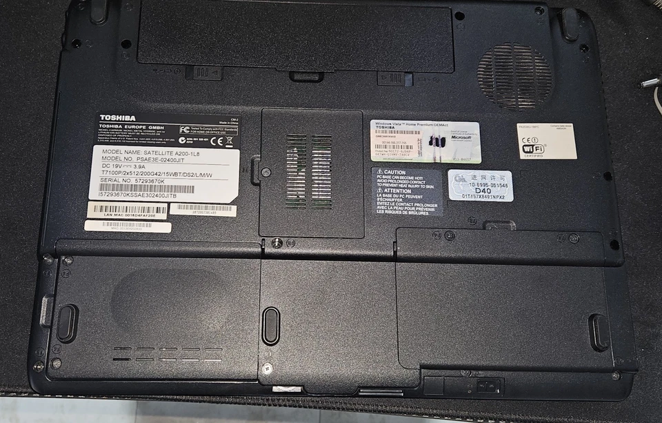 Toshiba A200 1 L -8 - Immagine 3 di 4
