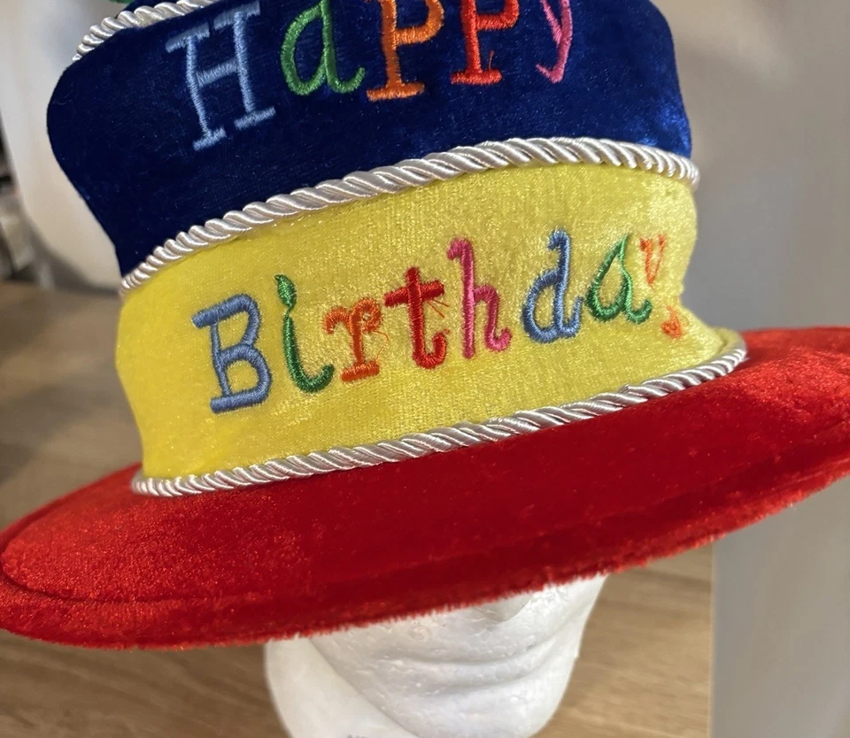 Chapéu de pelúcia para bolo de feliz aniversário Beistle - Decoração para festa de aniversário - Imagem 2 de 4