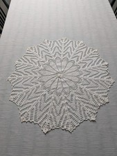 Napperon rond au crochet –61 cm-  fait main en France – coton – motif fleur