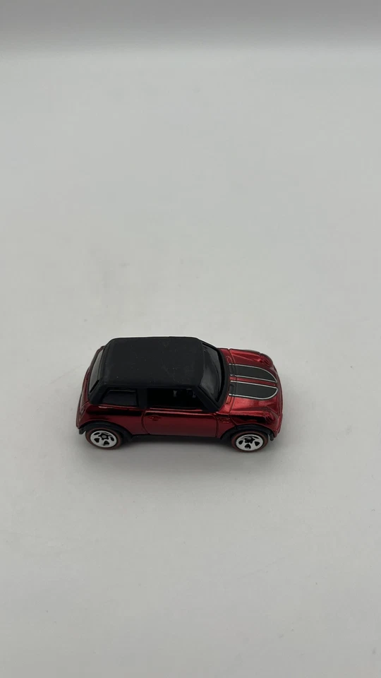 Hot Wheels Classics серия 5 2001 Mini Cooper красный отдельно - Изображение 2 из 4