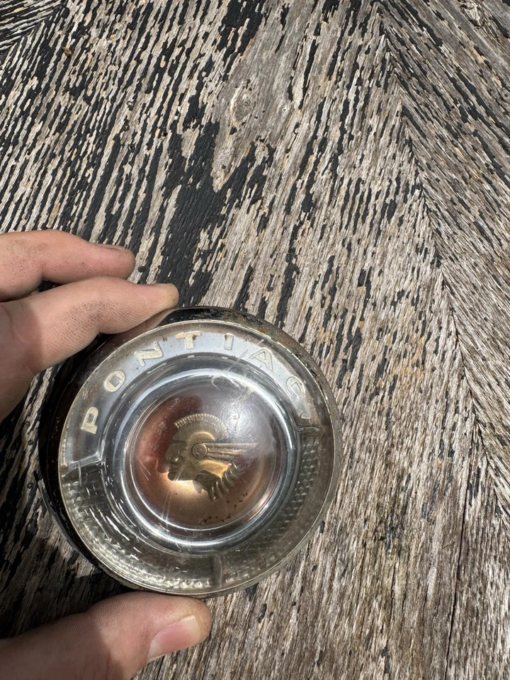 Pontiac Chieftain Deluxe 1953 volante bocina botón cubierta central Foto 3 de 3