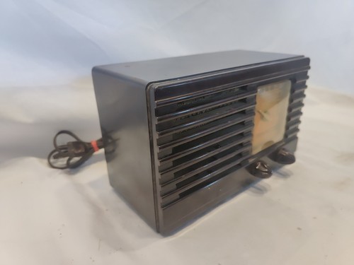 Vintage 1939 Philco Transitone Radio Bake Light Finish, Works No Tuning Stations - Picture 3 of 12
