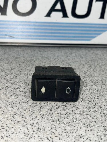 BMW 5 Touring E39 Schalter für Fensterheber hinten links 8368974 3.00 33762328