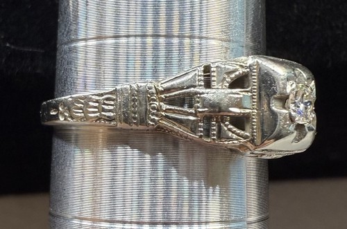Beautiful art deco 18k .750 White Gold Ring .07 ct Diamond Sz 7 Engagement /Gift - Picture 3 of 8