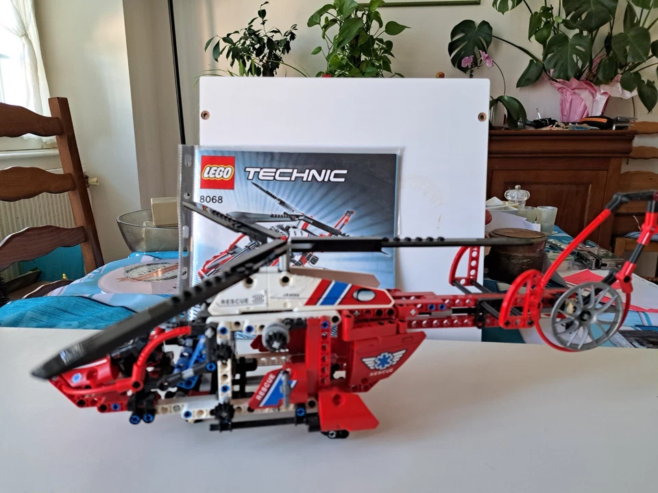 LEGO Technic 8068 Rescue Helicopter, photo 4 sur 5