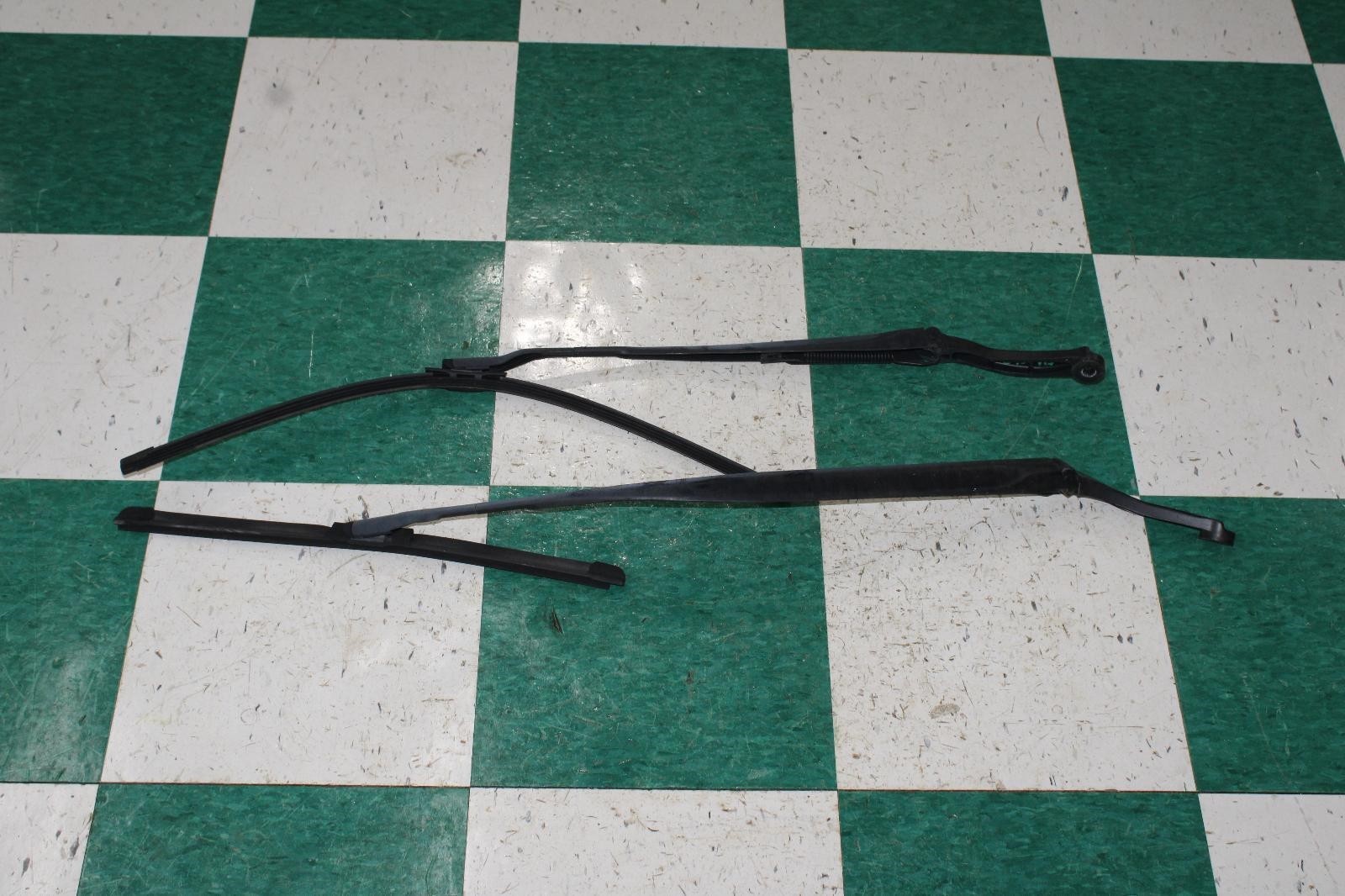 14-19 Ghibli Driver Passenger LH RH OEM Windshield Wiper Arm Pair 2x Factory WTY