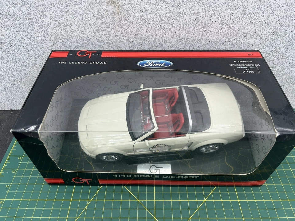 Beanstalk 40th Anniversary Ford Mustang GT Concept Convertible White 2004 1:18 - Image 2 of 4